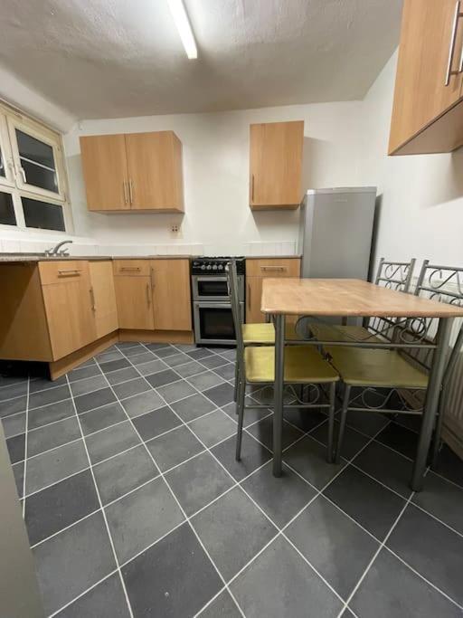 Property In Brixton Лондон Экстерьер фото